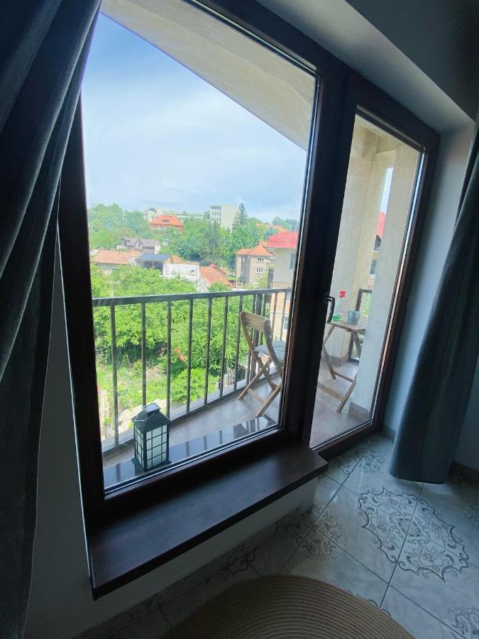 Natura City Center Studio Brasov Bagian luar foto